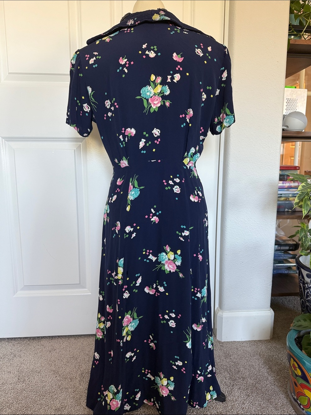 40’s Vintage Navy Floral Maxi Dress with Button-Front - Picture 4 of 5